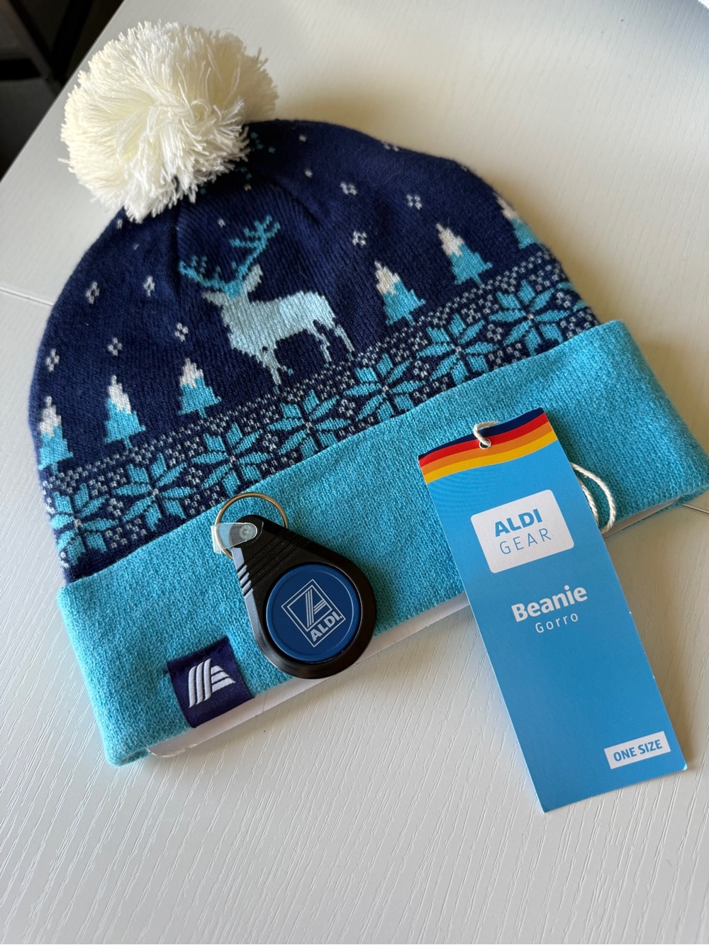 ALDI Gear Navy and Light Blue Reindeer Pom Pom Beanie OS NWT with Quarter Keeper